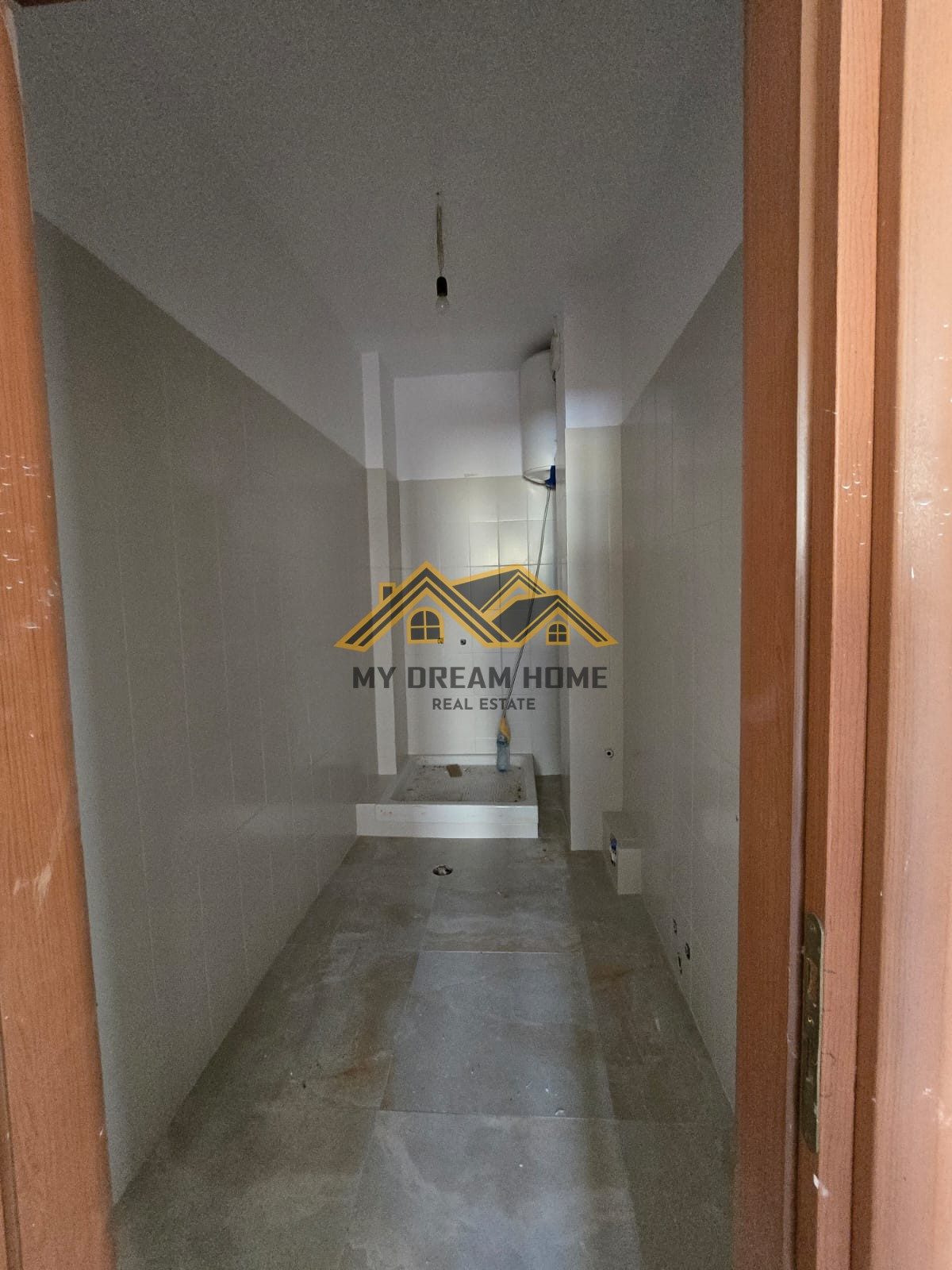 SHITET APARTAMENT 1+1 PLAZH DURRES 4
