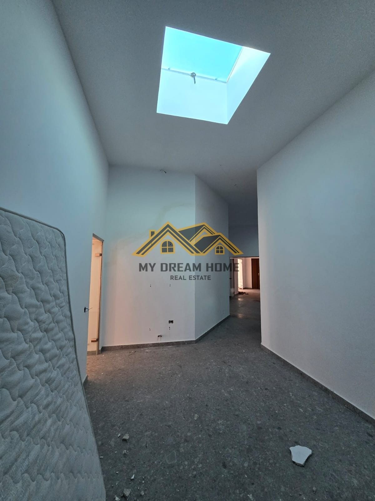 Apartament Pamje Deti për Shitje te Rruga e re e Portit, Durrës ! 2