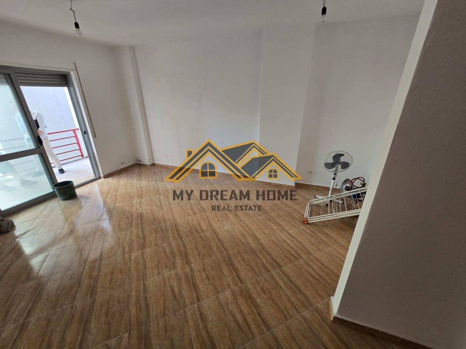 SHITET APARTAMENT 1+1 NE PLAZH DURRES!