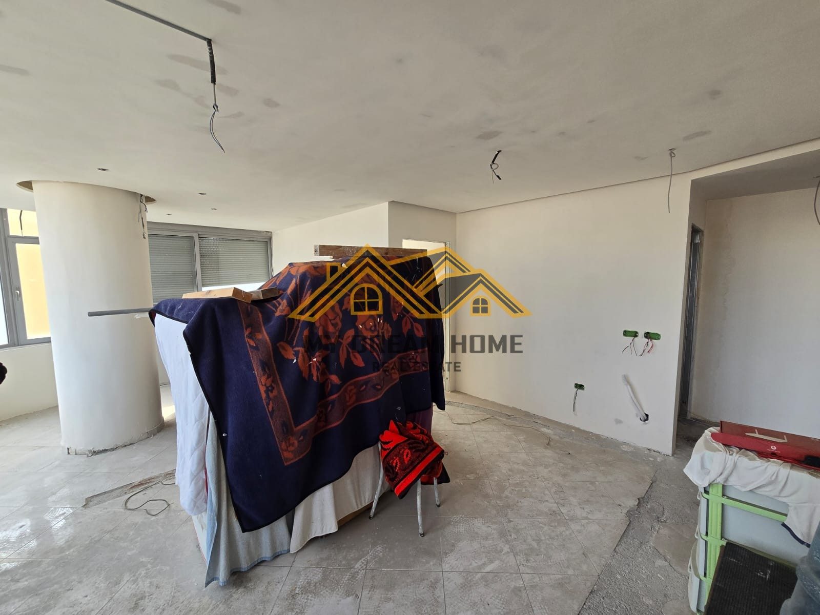 SHITET APARTAMENT 2+1+3 QENDER DURRES! 2