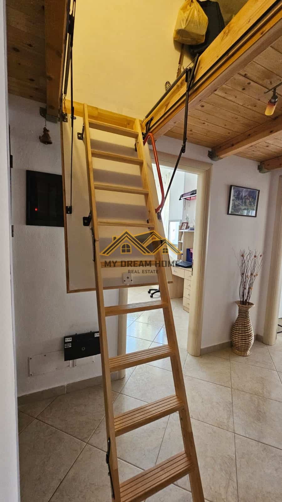 SHITET APARTAMENT NE GOLEM 2+1 POSTE PARKIMI, SHUME PRANE DETIT !! 3