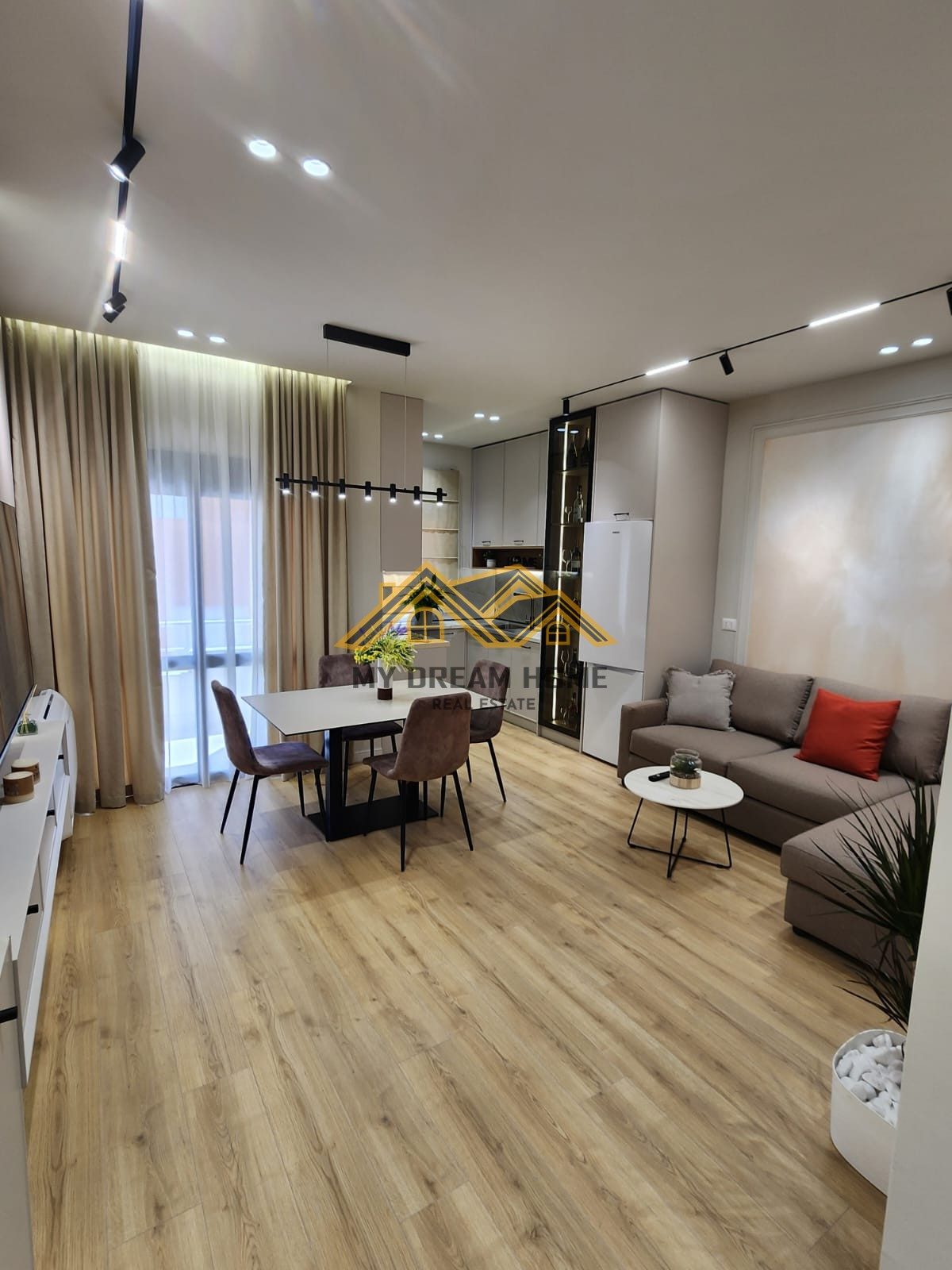 Apartament 1+1 Në Shitje në Plazh Durrës