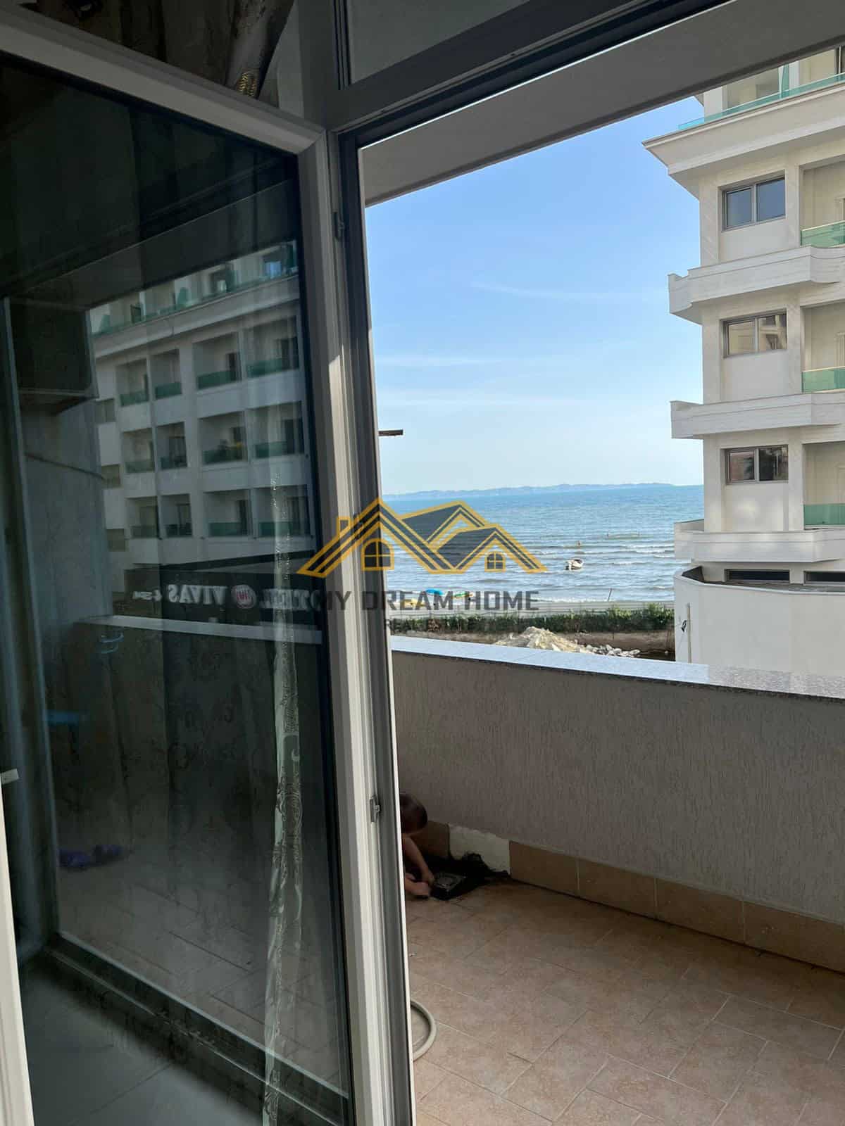 SHITET APARTAMENT 2+1+2 + DEPO ME PAMJE DETI TEK HOTEL VIVAS 2