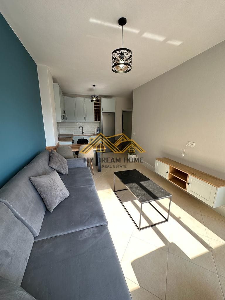 APARTAMENT 1+1 PRANE TREGUT TE FRUTA PERIMEVE, DURRES PER SHITJE!