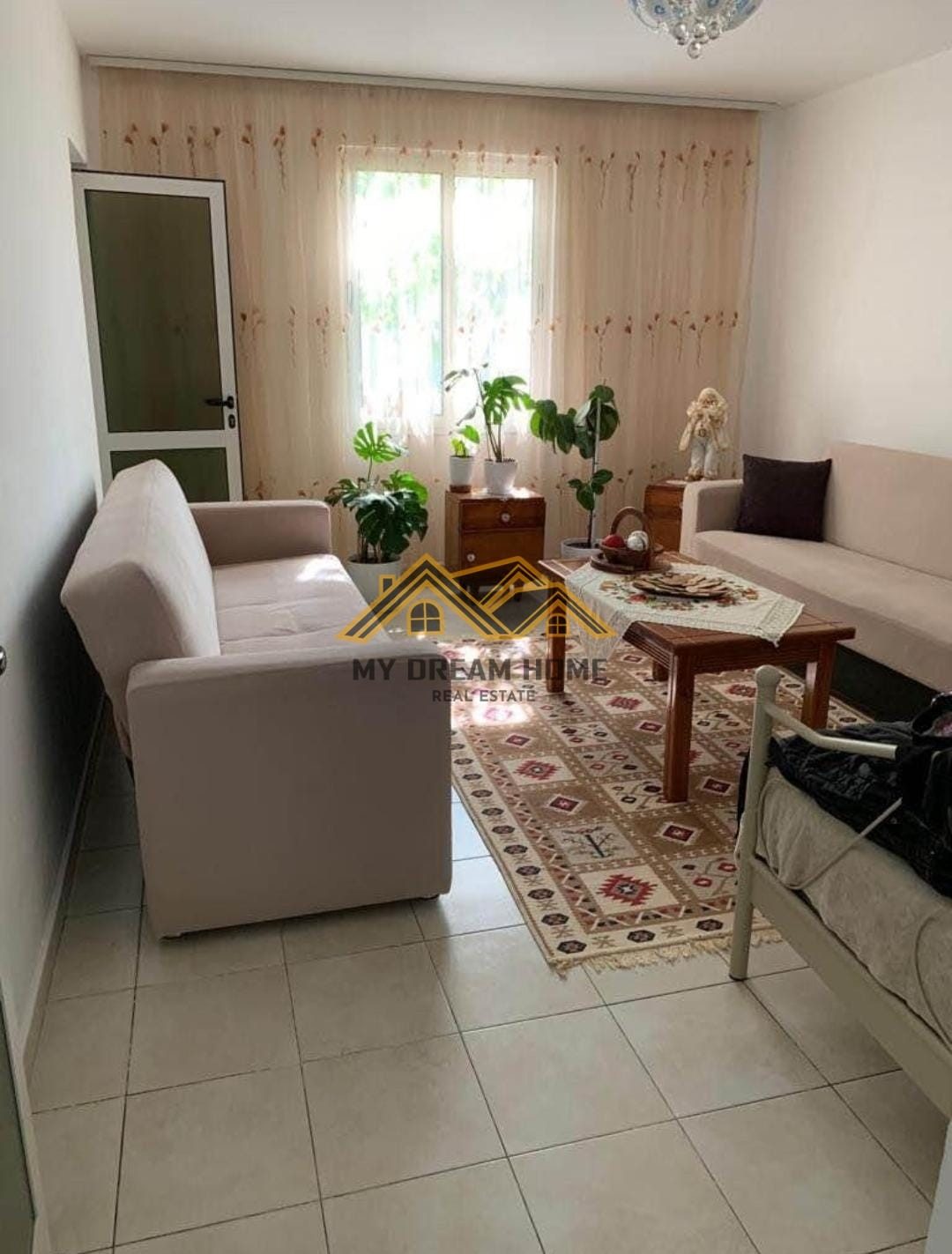 SHTEPI PRIVATE NE SHITJE 10 MIN LARG BREGDETIT QERRET & KARPEN
