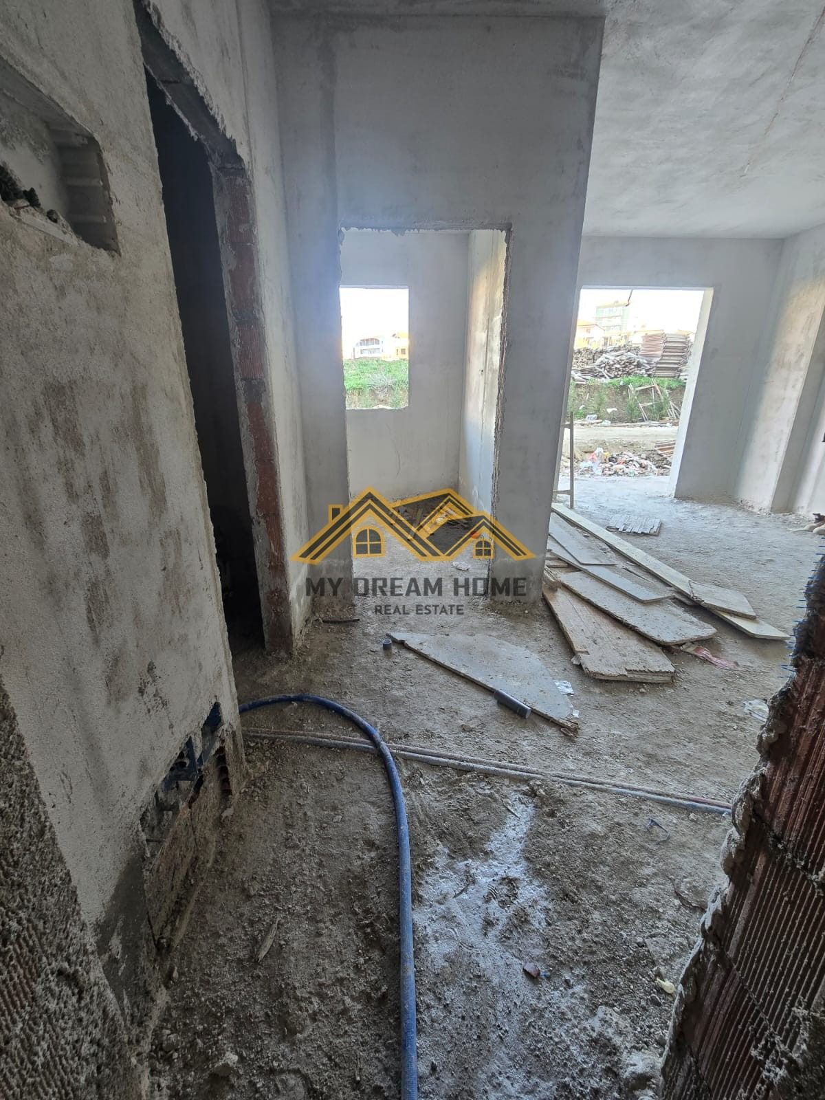 SHITET APARTAMENT 1+1 ME OBORR NE REZIDENCEN E RE NE ,GOLEM!