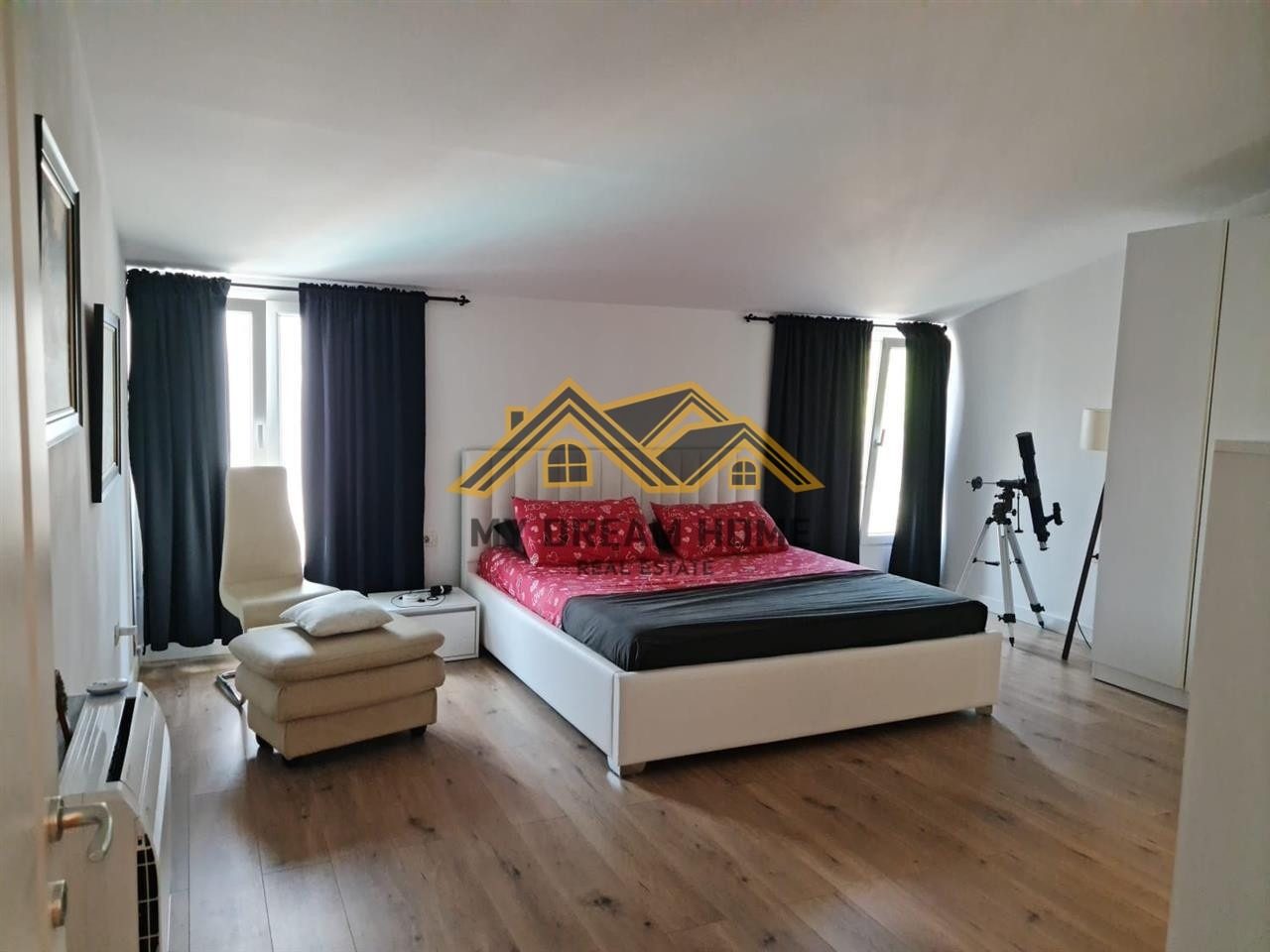PENTHOUSE UNIK TEK MALI I ROBIT (GOLEM)