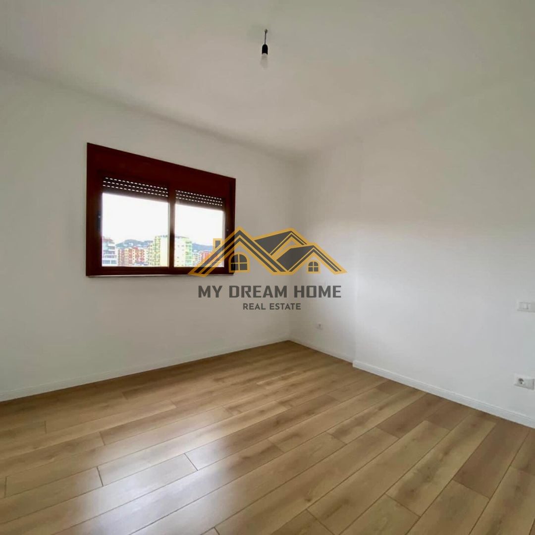 SHITET APARTAMENT 2+1+2 PRAN MARKATES DURRES! 3