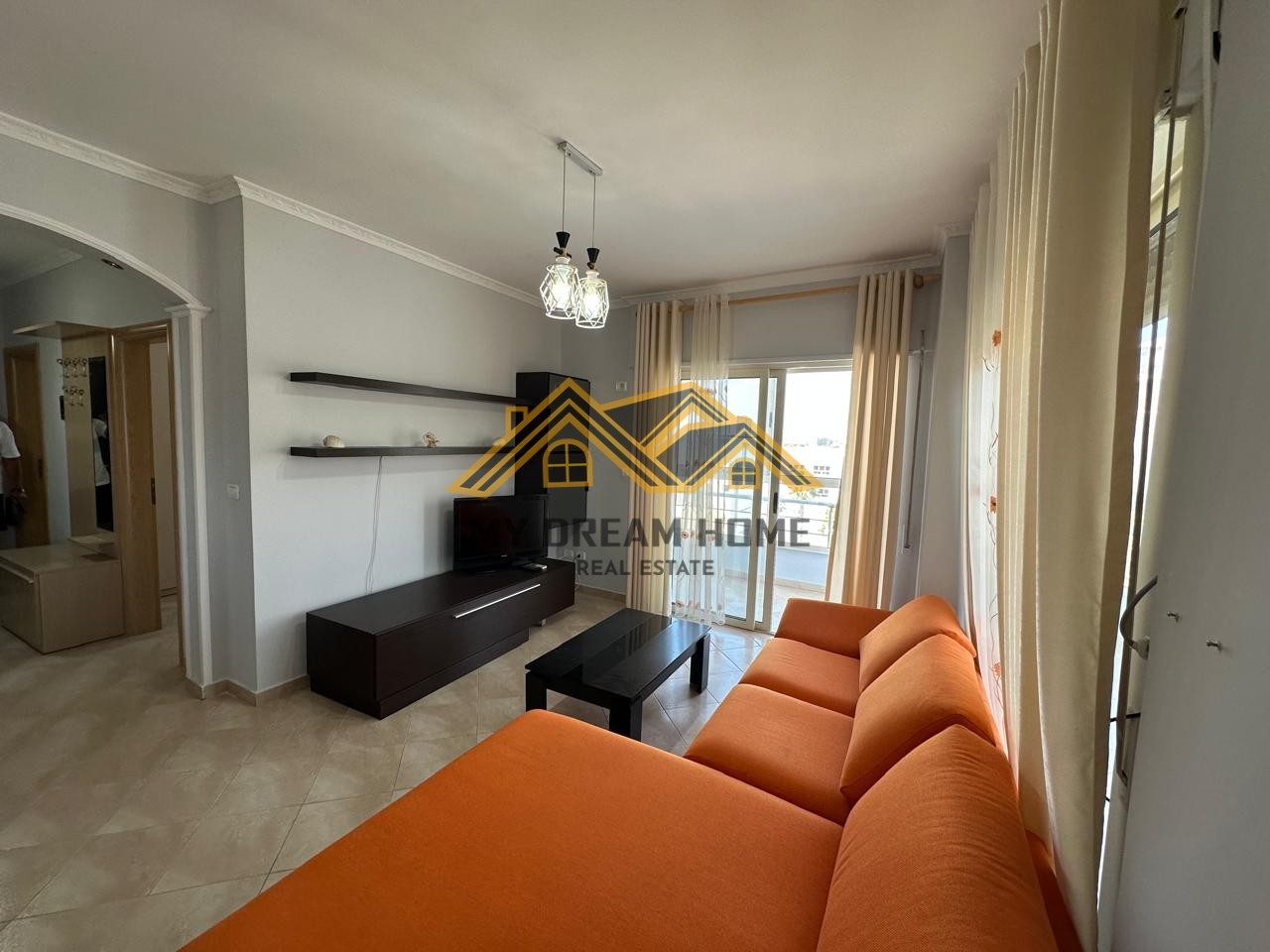 Shitet Apartament 2+1+2t në Plazh Hekurudha, Durrës! 4