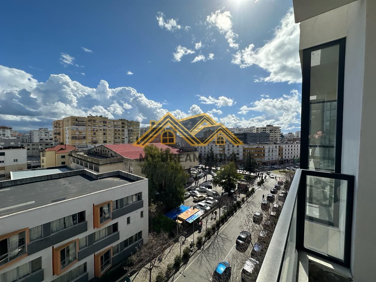 SHITET APARTAMENT 2+1+2 NE QENDER DURRES! 2