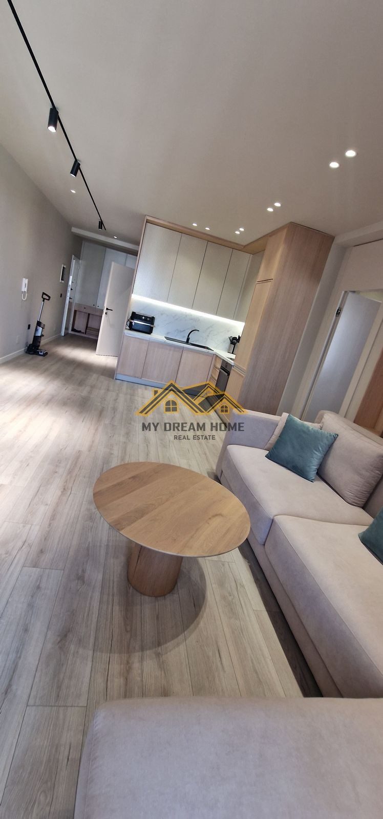 Shitet apartament 1+1 ne plazh Hekurudha