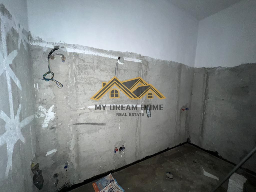 SHITET APARTAMENT 1+1 TEK GJYKATA NE DURRES ! ME MUNDESI KTHIMI NE 2+1 2