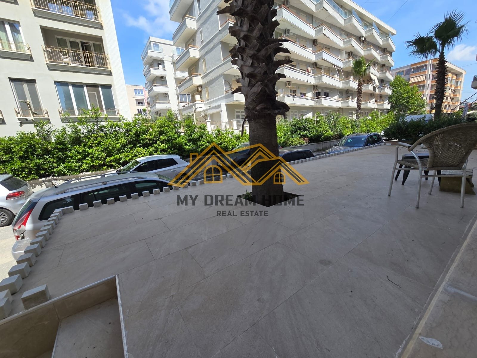 SHITET NJESI BIZNESI , NE PLAZH, PRAN HOTEL PALACE!
