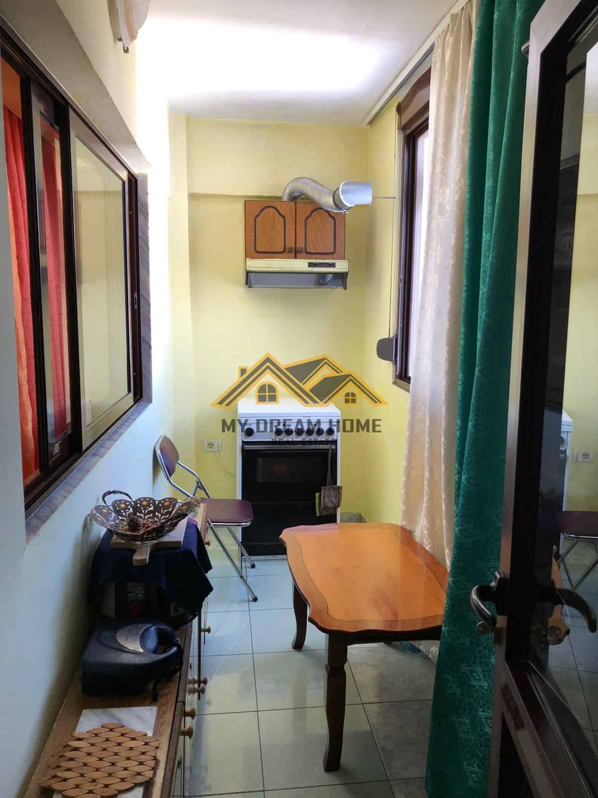 SHITET APARTAMENT 2+1 RRUGA E RE E PORTIT! 3