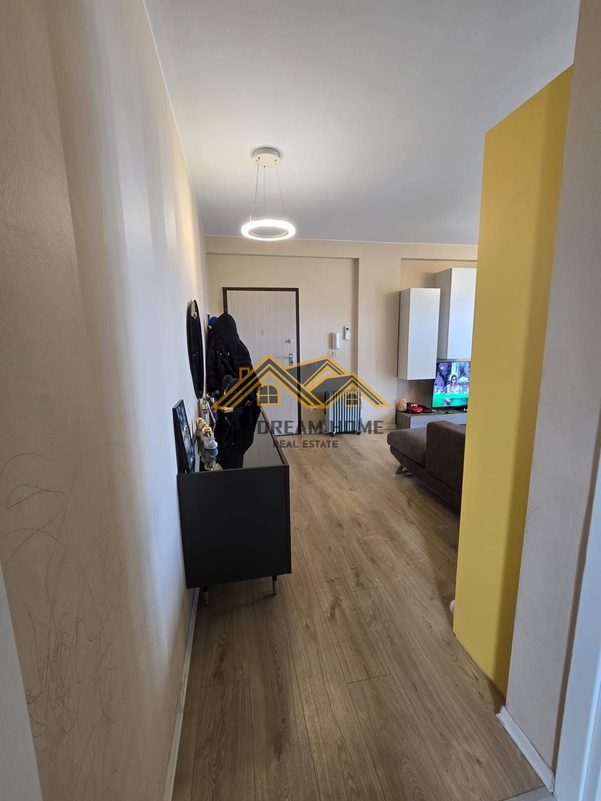 SHITET APARTAMENT 2+1+2 TE PORT VIEW ,PAMJE DETI NE DURRES ! 3