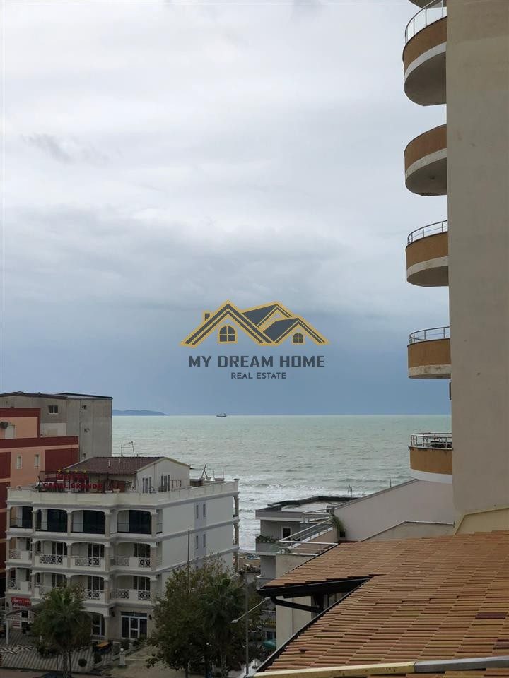 SHITET APARTAMENT 2+1 ME PAMJE NGA DETI TE RROTA E KUQE, PLAZH