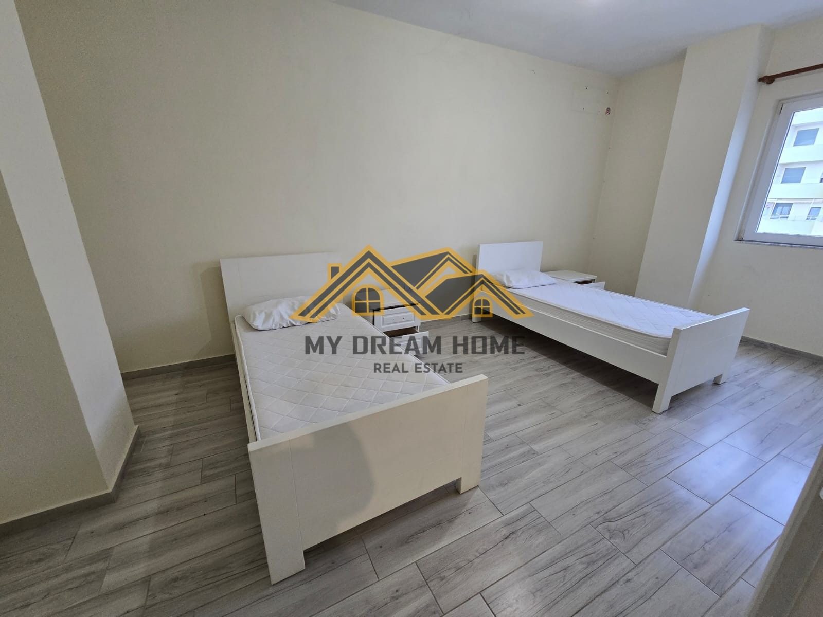 SHITET APARTAMENT 2+1+2 DETI TEK RROTA E KUQE! 3