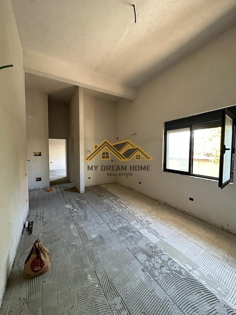 SHITET APARTAMENT 1+1 TEK RROTA E KUQE PLAZH