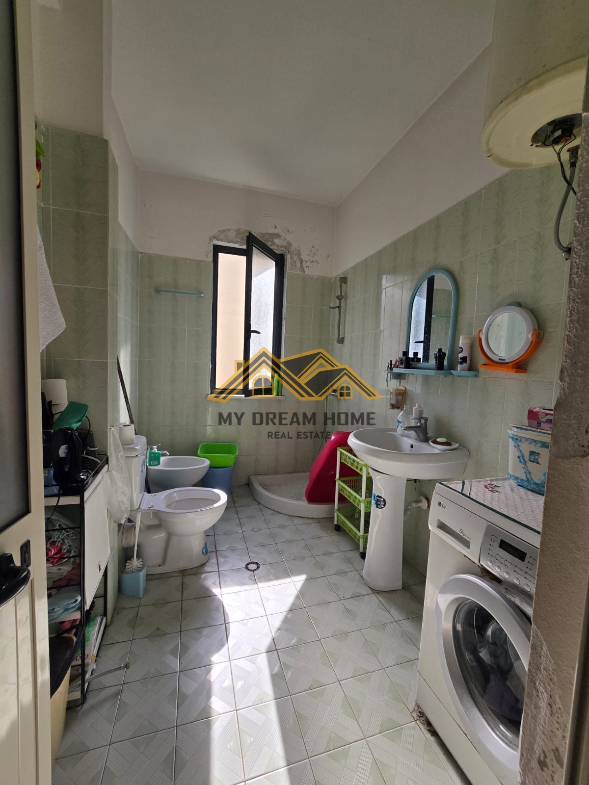 Apartament 1+1+1 Ballkon Në Shitje në Plazh Durrës 2