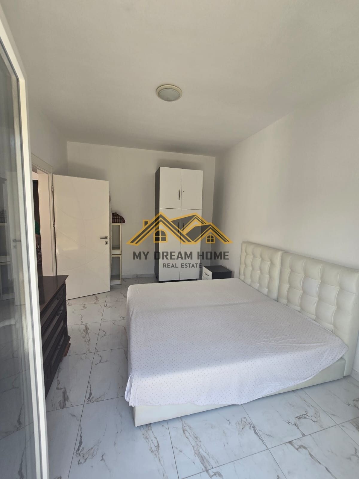 SHITET APARTAMENT 1+1 ME VERANDE TEK SHKEMBI I KAVAJES !! 4