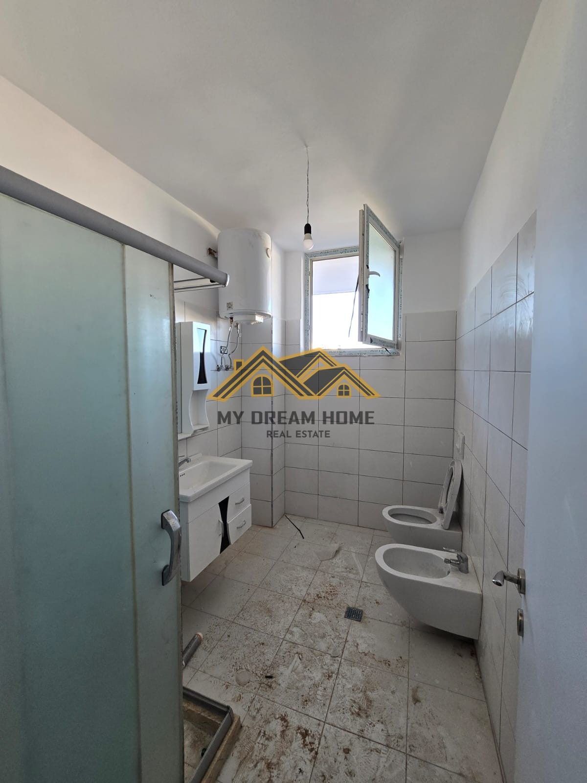 SHITET APARTAMENT 2+1 QENDER DURRES 4