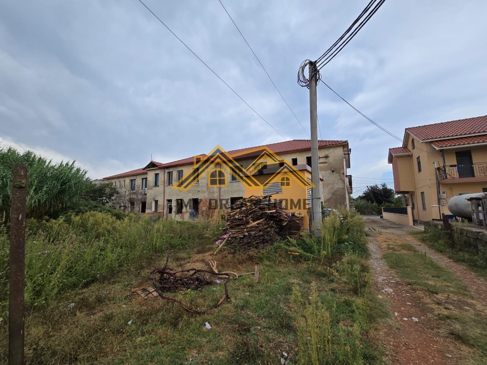 SHITET SHTEPI 2 KATESHE NE XHAFZOTAJ DURRES !