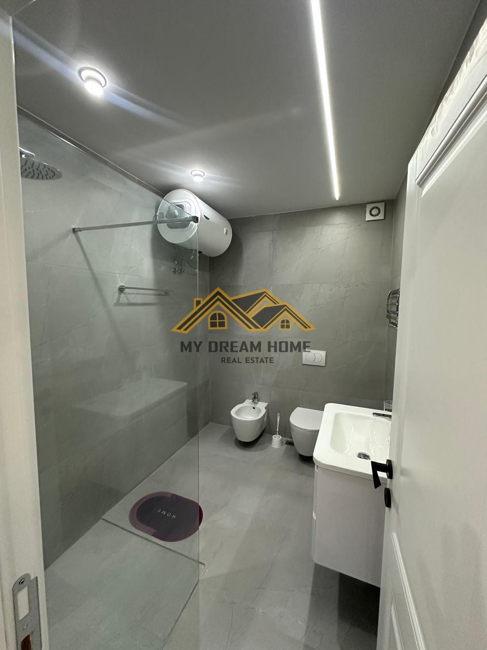 SHITET APARTAMENT 3+1+2T+2Ballkone TE MARKATA, DURRES!! 3