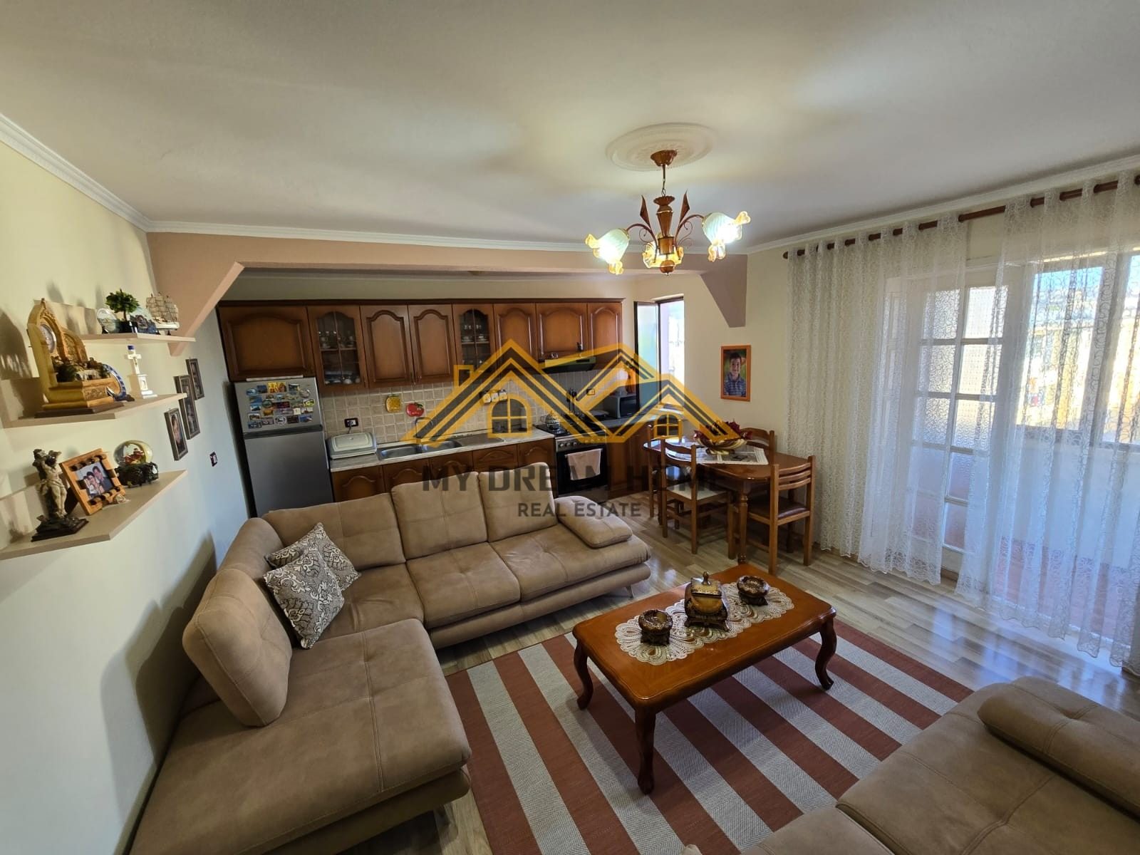 Shitet, Apartament 1+1,Afer Spitali , Durres 2
