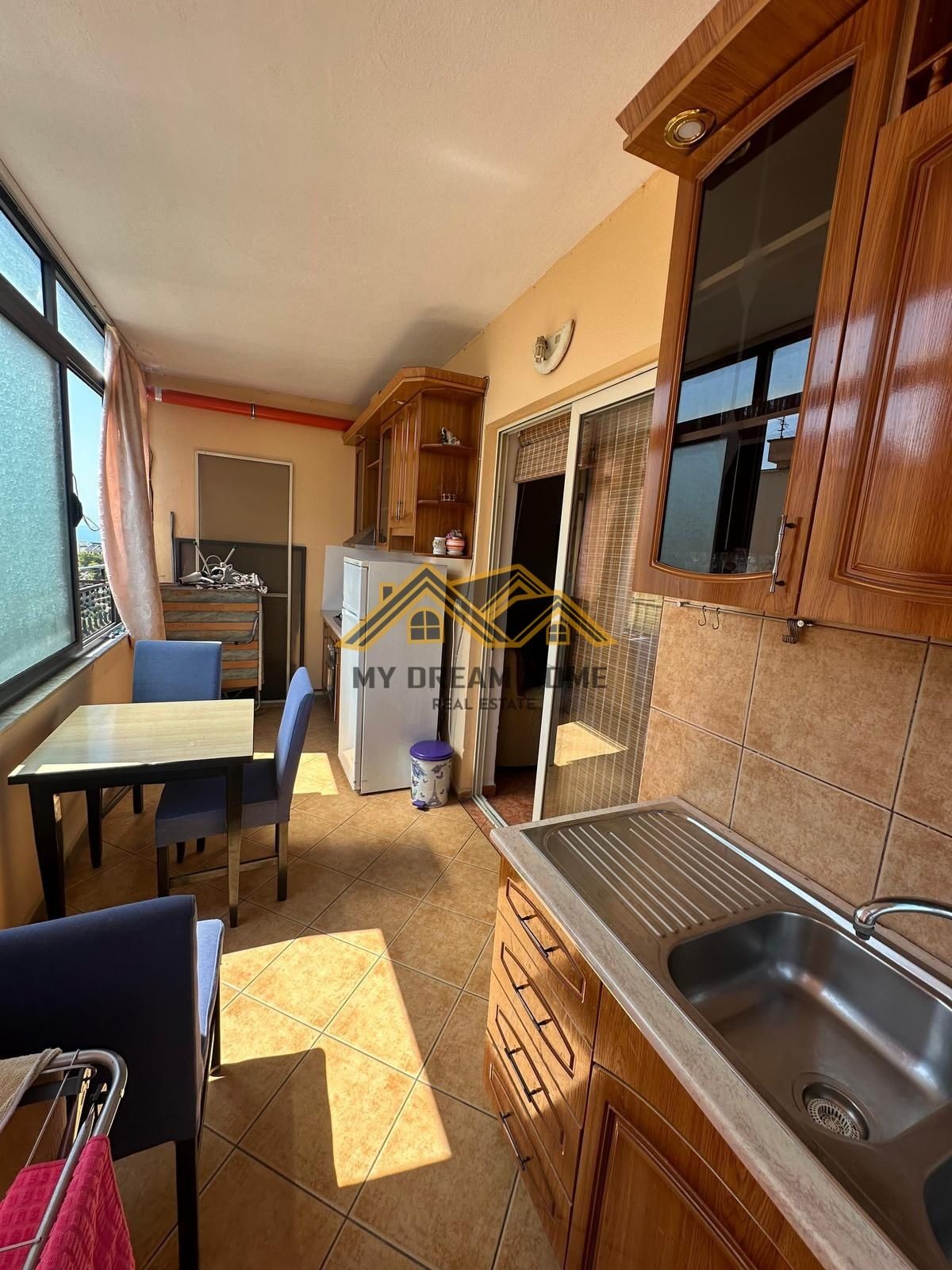 SHITET APARTAMENT 1+1 PLAZH DURRES 3