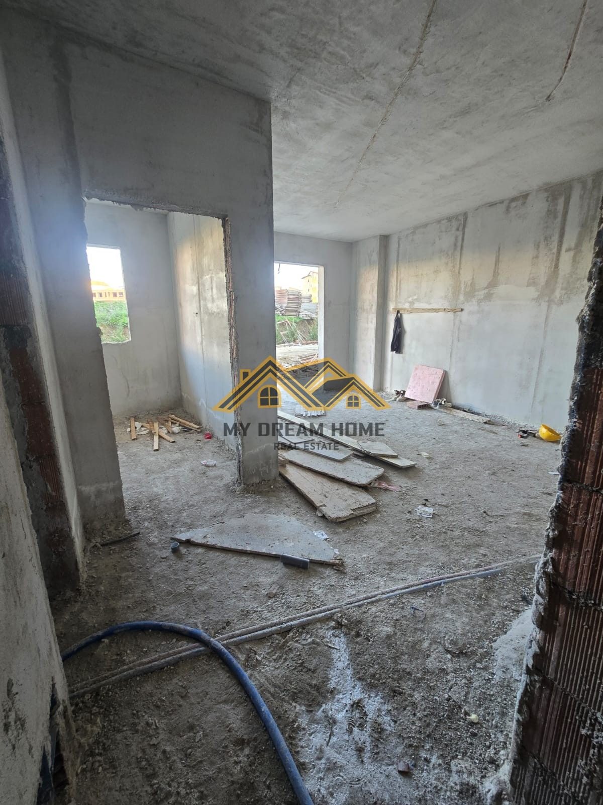 SHITET APARTAMENT 1+1 ME OBORR NE REZIDENCEN E RE NE ,GOLEM!