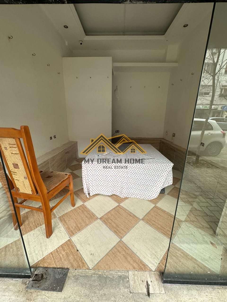 SHITET DYQAN PRAN EFTALI KOCI, BUZE RRUGE KRYESOR DURRES!