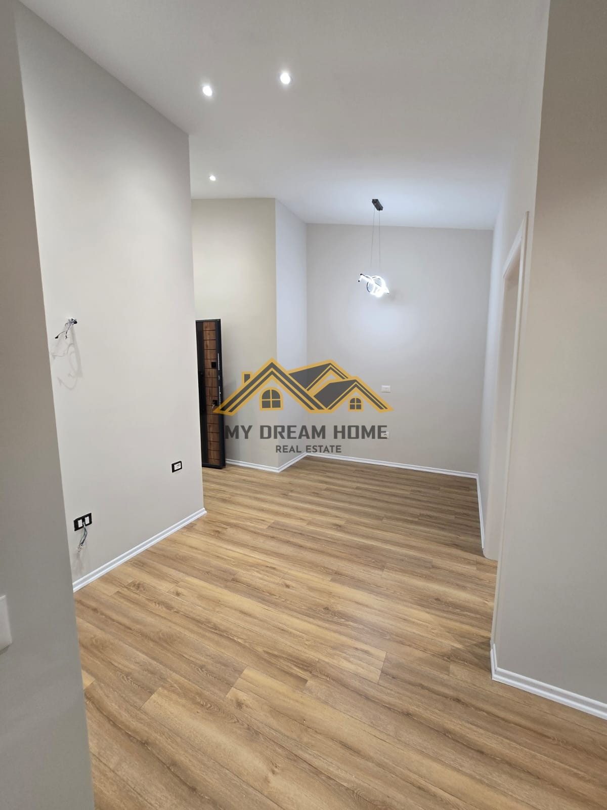 Apartament 1+1 Për Shitje prane Hotel Adriatik Me Pamje Deti, Durrës 2