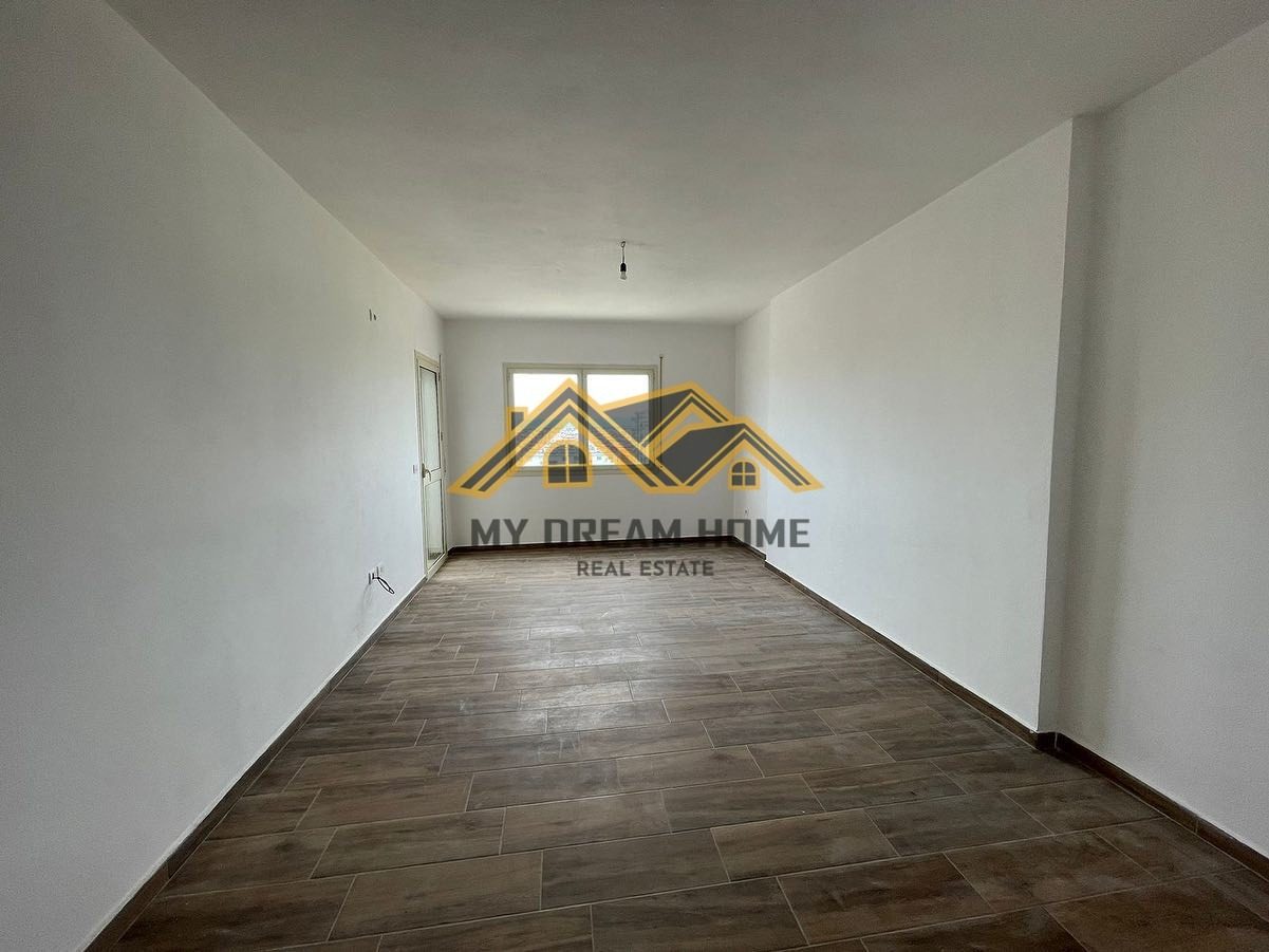 Apartament 2+1 per shitje në Rrugen Aleksander Goga. 4