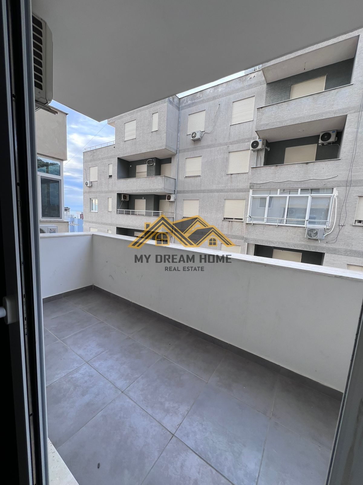 Shitet apartament 1+1 ne Shkemb te Kavajes. 3