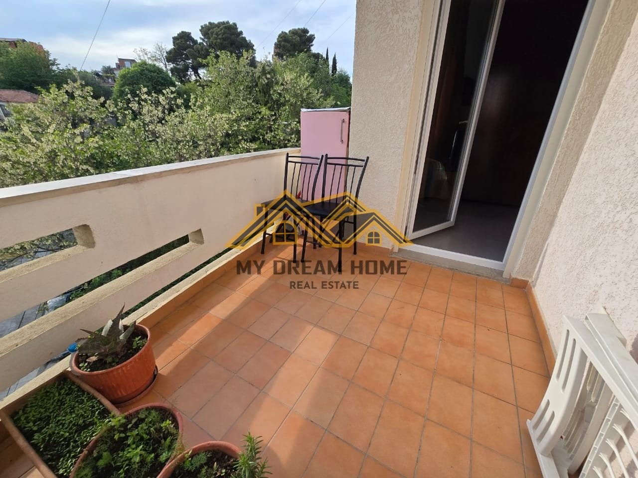 SHITET APARTAMENT 2+1 TEK GJYKATA NE DURRES ! 2