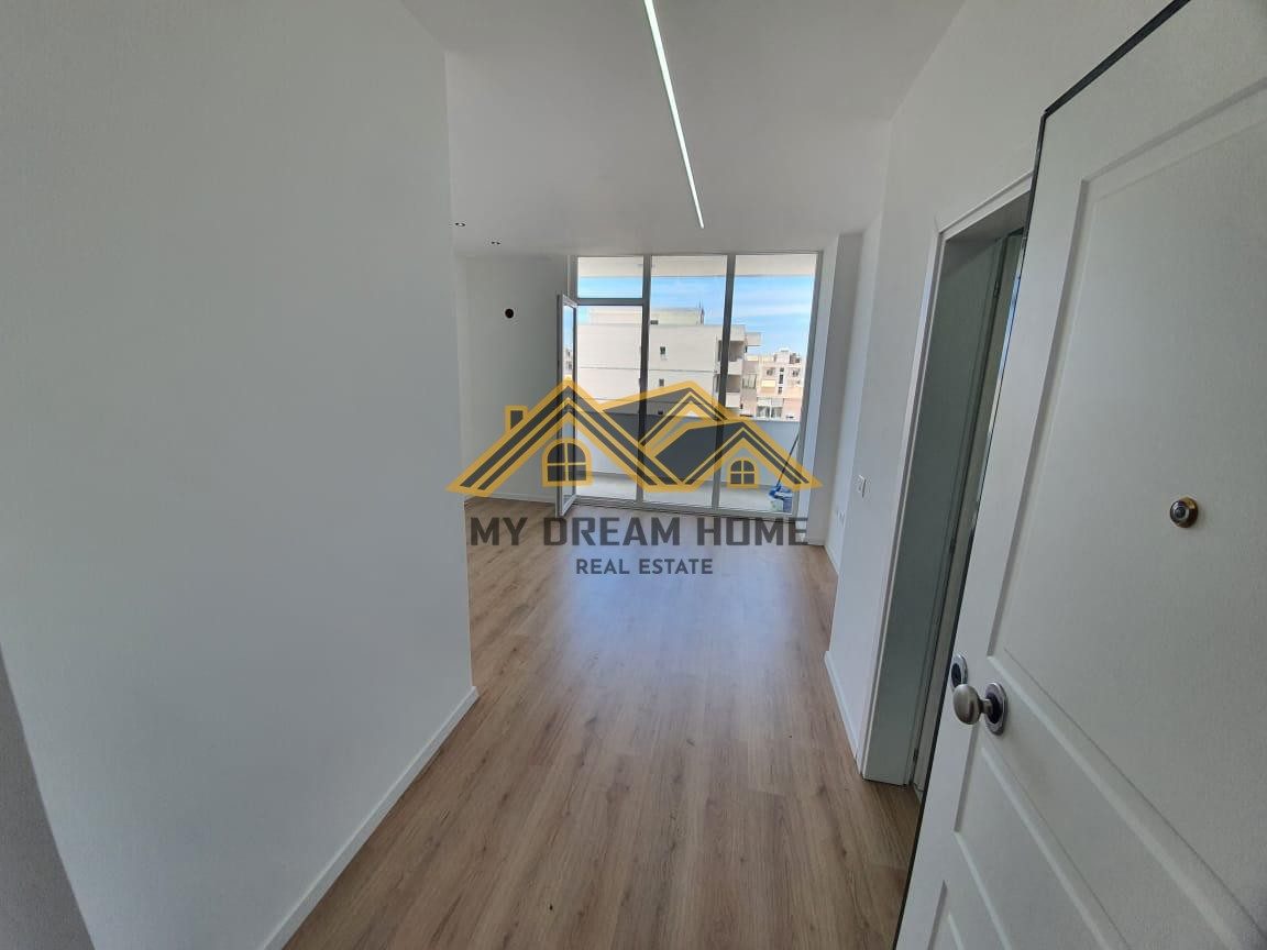 Shitet apartamenti 1+1 me pamje nga deti, Rrota e kuqe 2