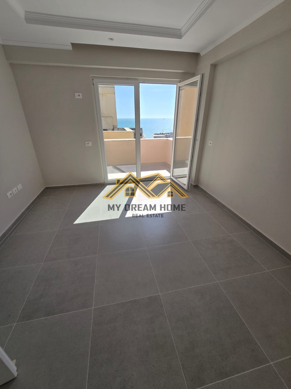 SHITET APARTAMENT ME PAMJE NGA DETI TEK SHKEMBI KAVAJES! 3