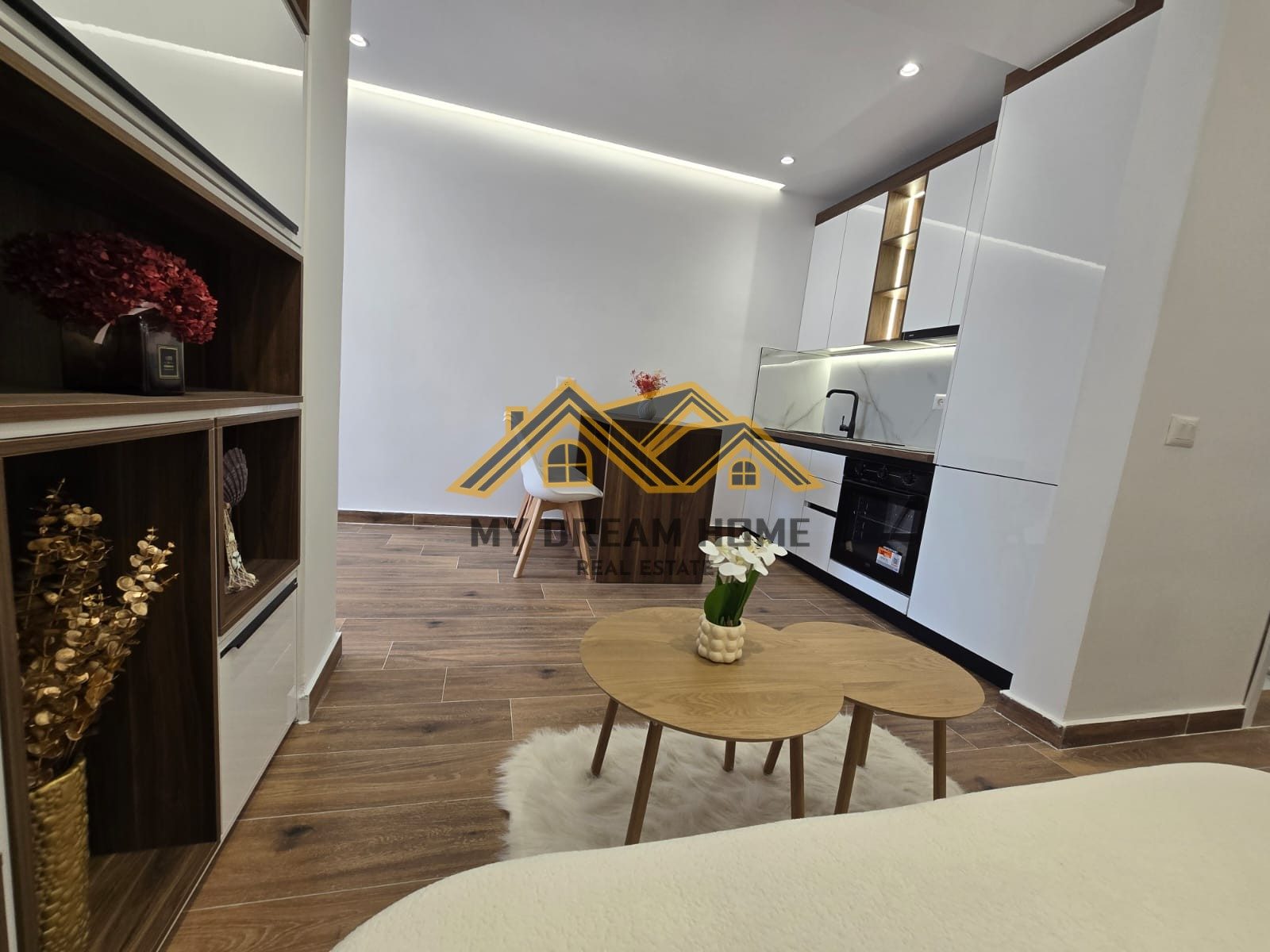 Apartament Modern 1+1 për Shitje – Në Plazh, te Rrota e Kuqe, Durres 4