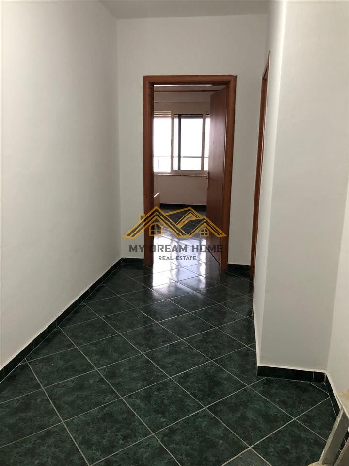 SHITET APARTAMENT 1+1 ME PAMJE NGA DETI TE RROTA E KUQE, PLAZH 3