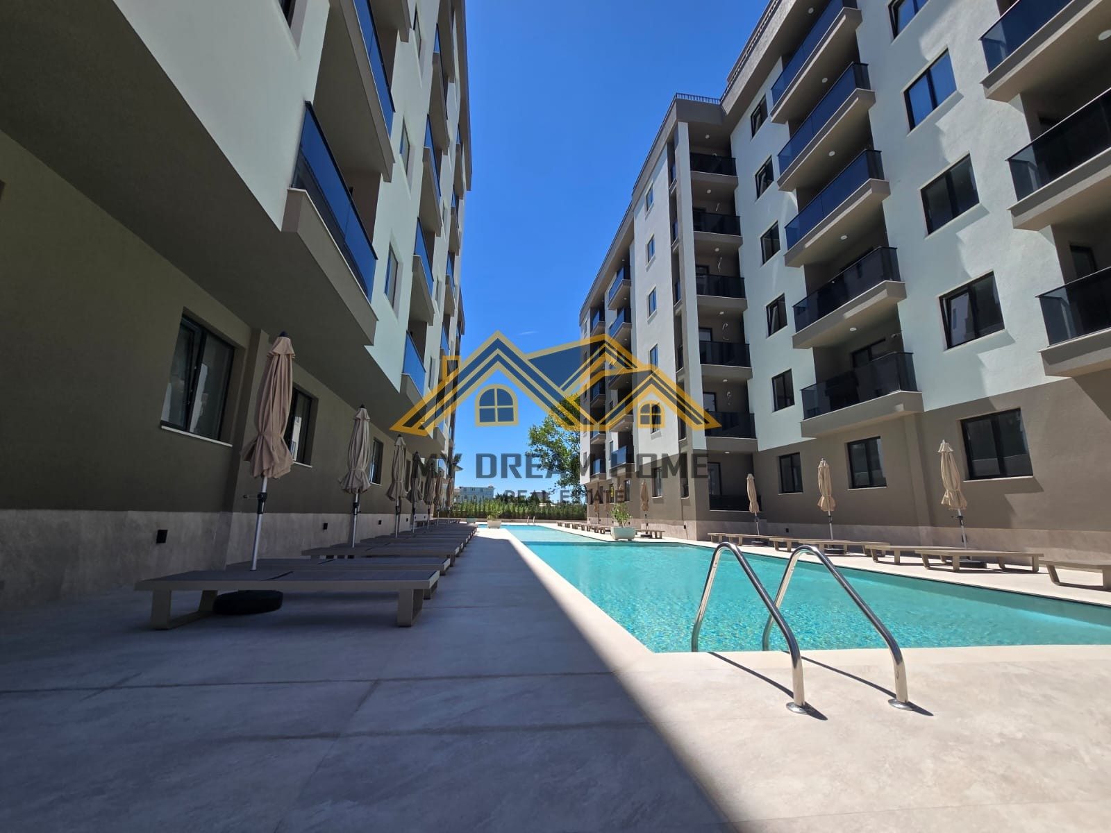 Apartament 1+1 Për Shitje tek Paja Residence me pamje pishine, Mali i Robit ! 3