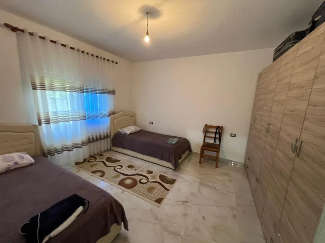 Shitet Shtëpi Private tek 4 Rrugët, Shijak 2