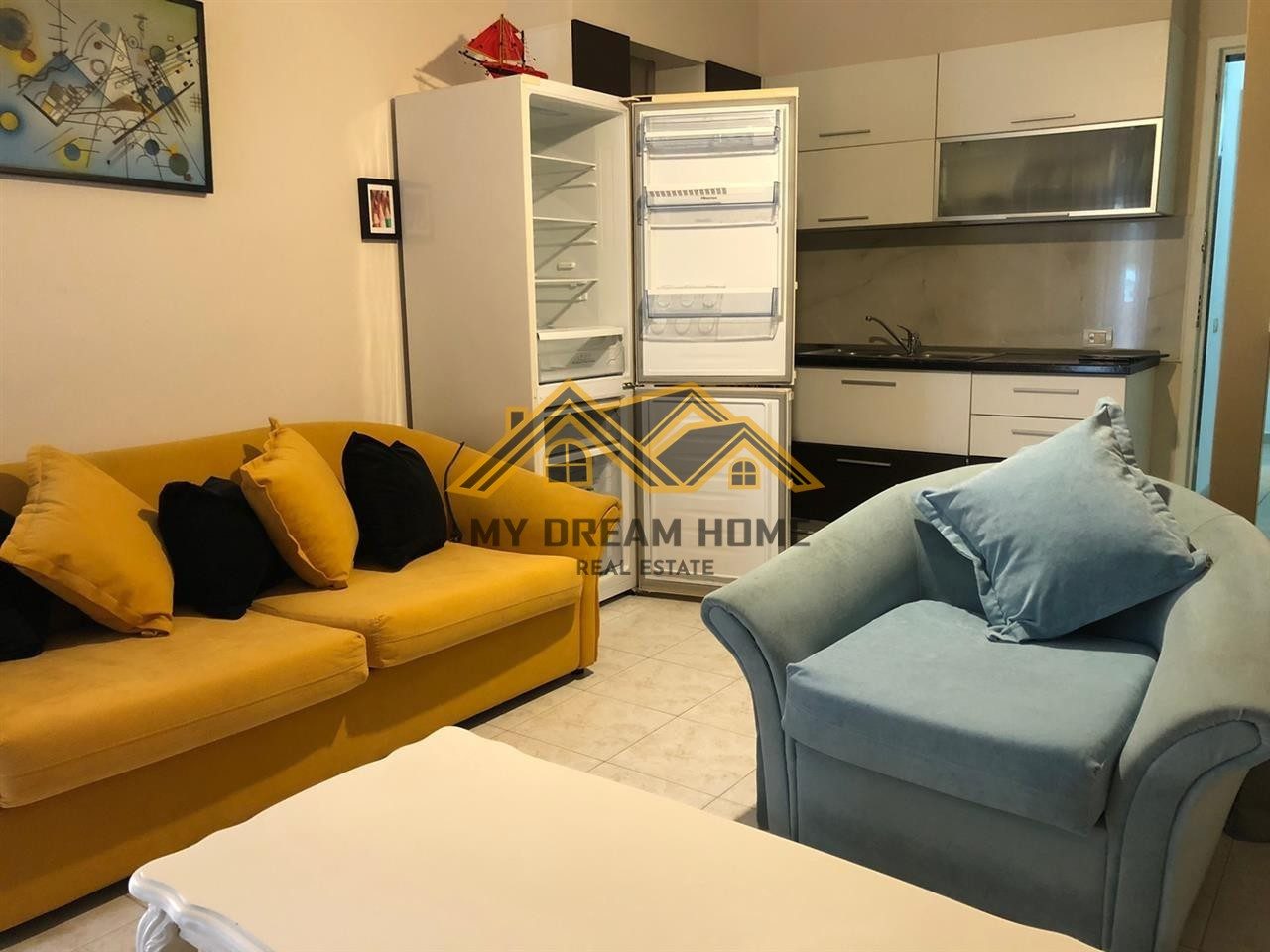 SHITET APARTAMENT 1+1 ME PAMJE NGA DETI NE PLAZH!