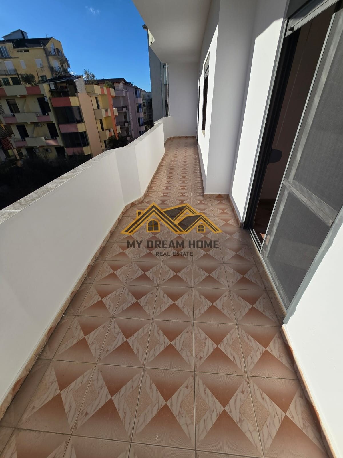 SHITET APARTAMENT 2+1+2 NE GOLEM