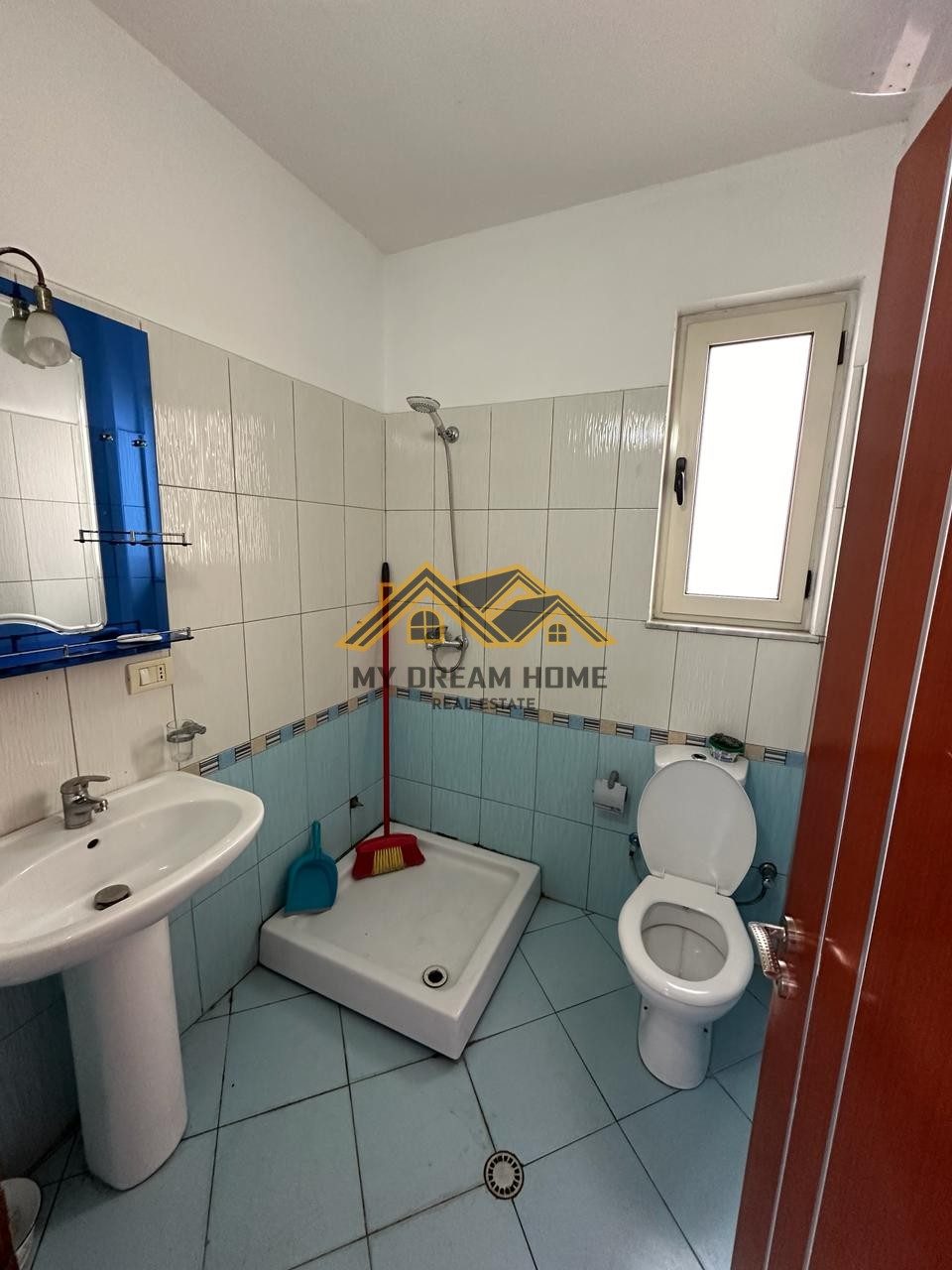 SHITET APARTAMENT 1+1 PRAN KAZAZIT DURRES! 2