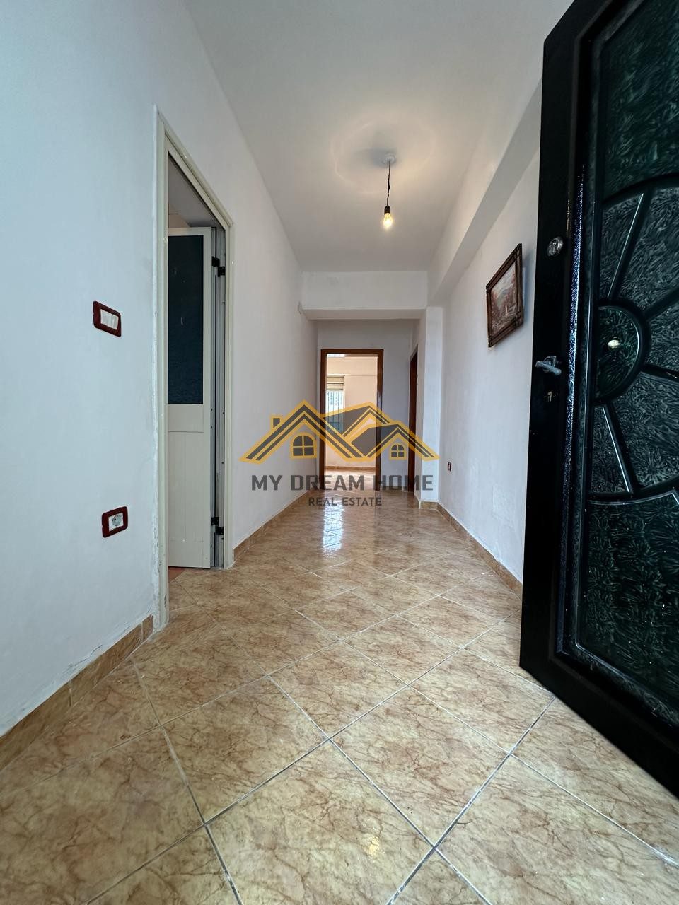SHITET APARTAMENT 1+1 TEK STADIUMI DURRES!