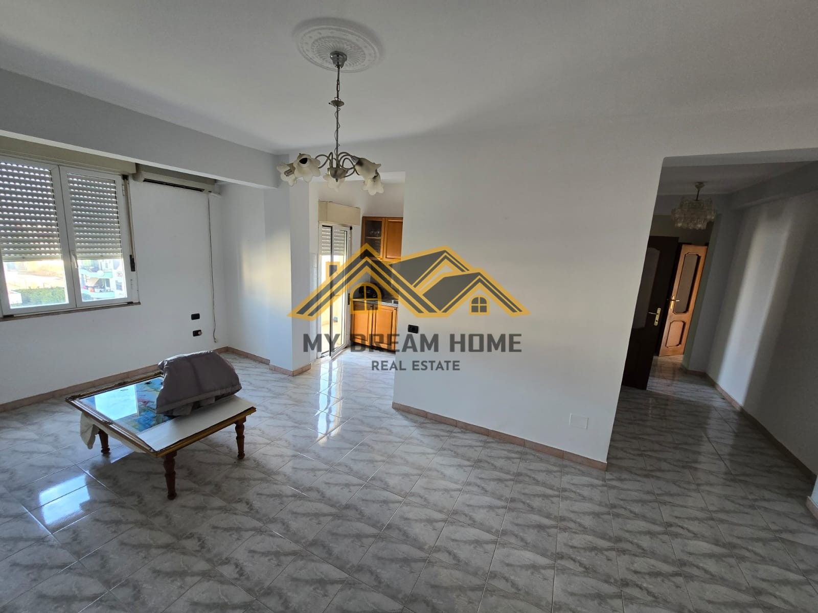 SHITET APARTAMENT 2+1+DEPO+2 BALLKONE AFER STADIUMIT DURRES! 3