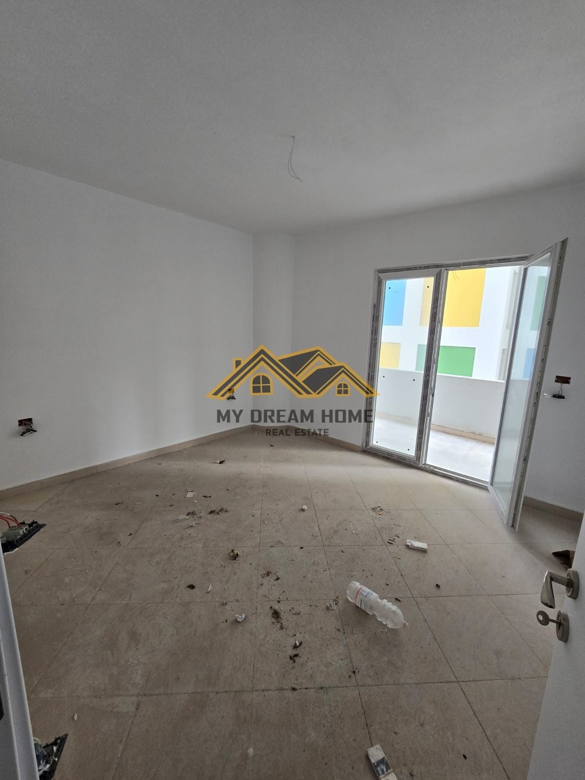 SHITET APARTAMENT 2+1 QENDER DURRES 4