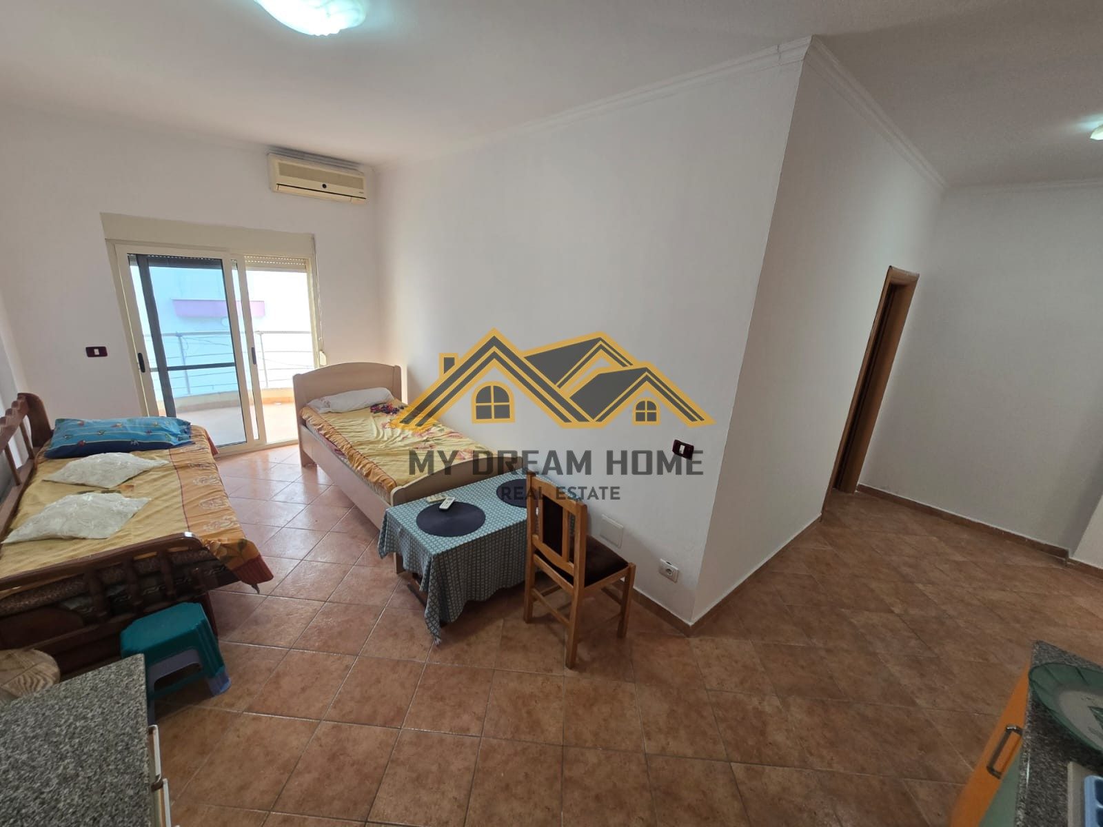SHITET APARTAMENT 1+1 ME PAMJE DETI TEK SHKEMBI I KAVAJES 3