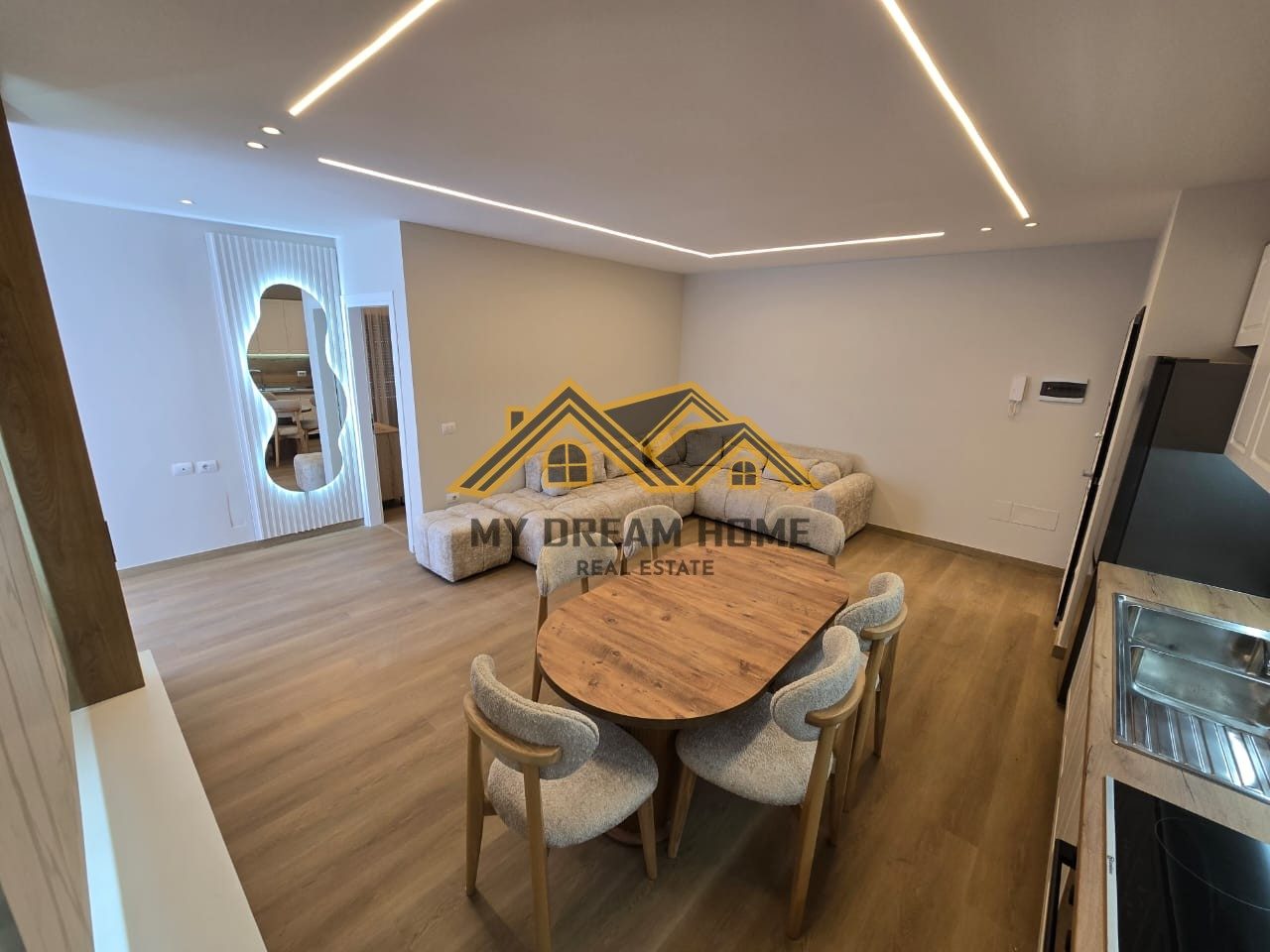 SHITET SUPER APARTAMENT NE GOLEM!