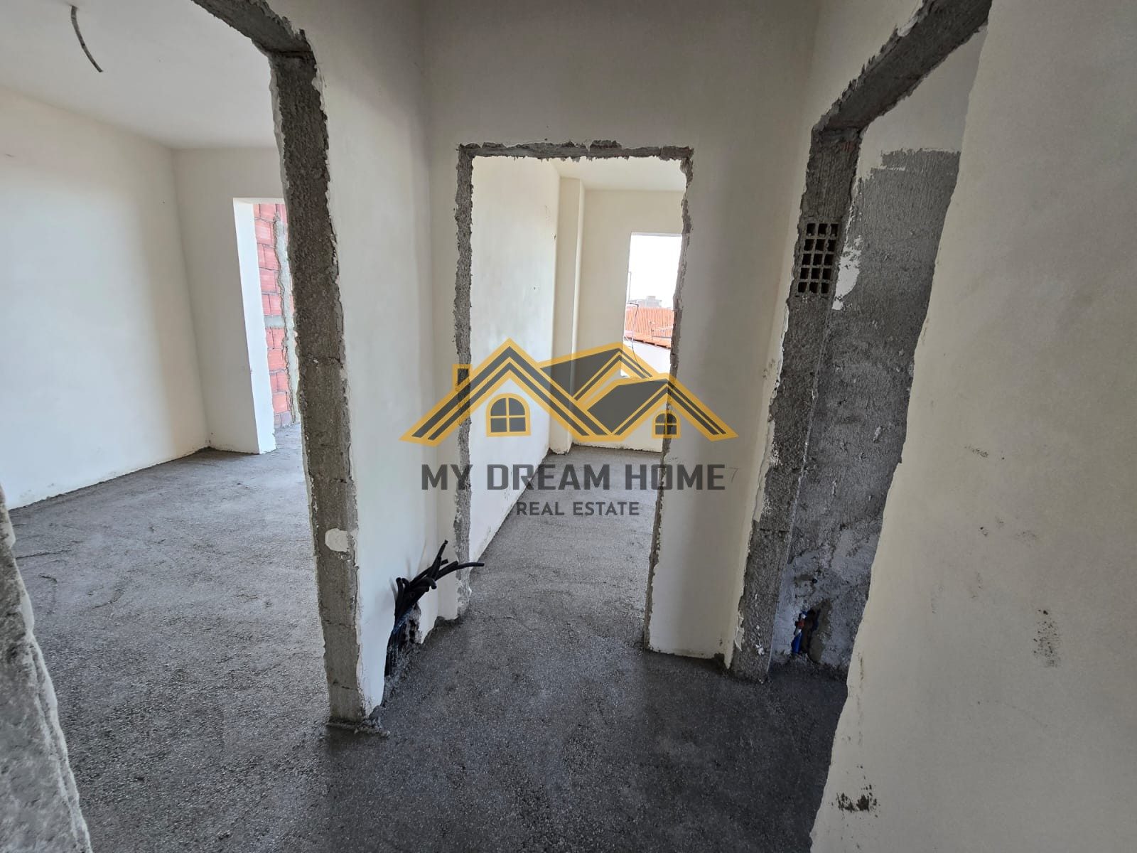 APARTAMENT 2+1 NE FAZE NDERTIMI NE PLAZH DURRES, PER SHITJE! 3